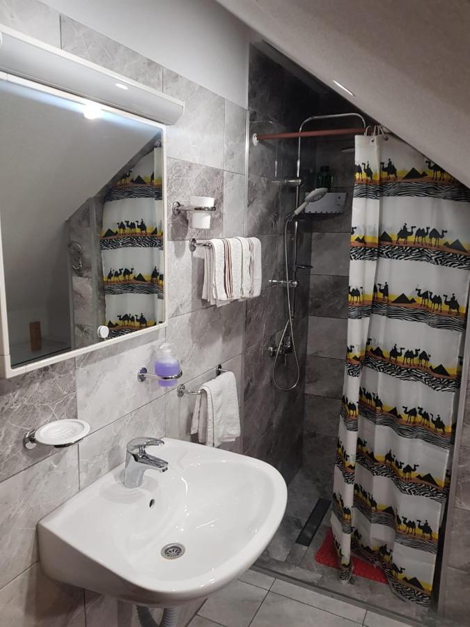 Pansion Renata Hotel Prozor Екстериор снимка